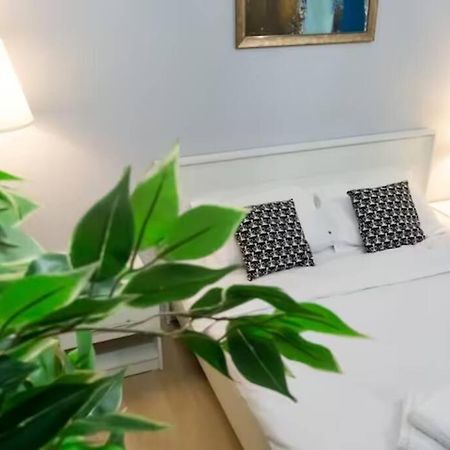 Ultra Central Fun Bukarest Eksteriør billede