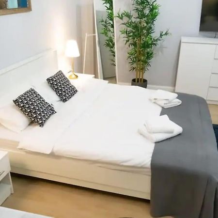 Ultra Central Fun Bukarest Eksteriør billede